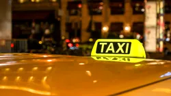 Primăria București a atribuit doar 2,6% din licențele de taxi scoase la licitație. Șoferii acuză concurență favorabilă ride sharing-ului