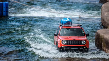 VIDEO - Jeep Renegade traversează un traseu olimpic de rafting în premieră mondială