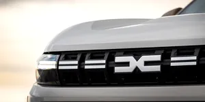 Situație bizară pe piața auto second-hand din România. Numărul mașinilor Dacia importate din Germania le depășesc pe cele noi