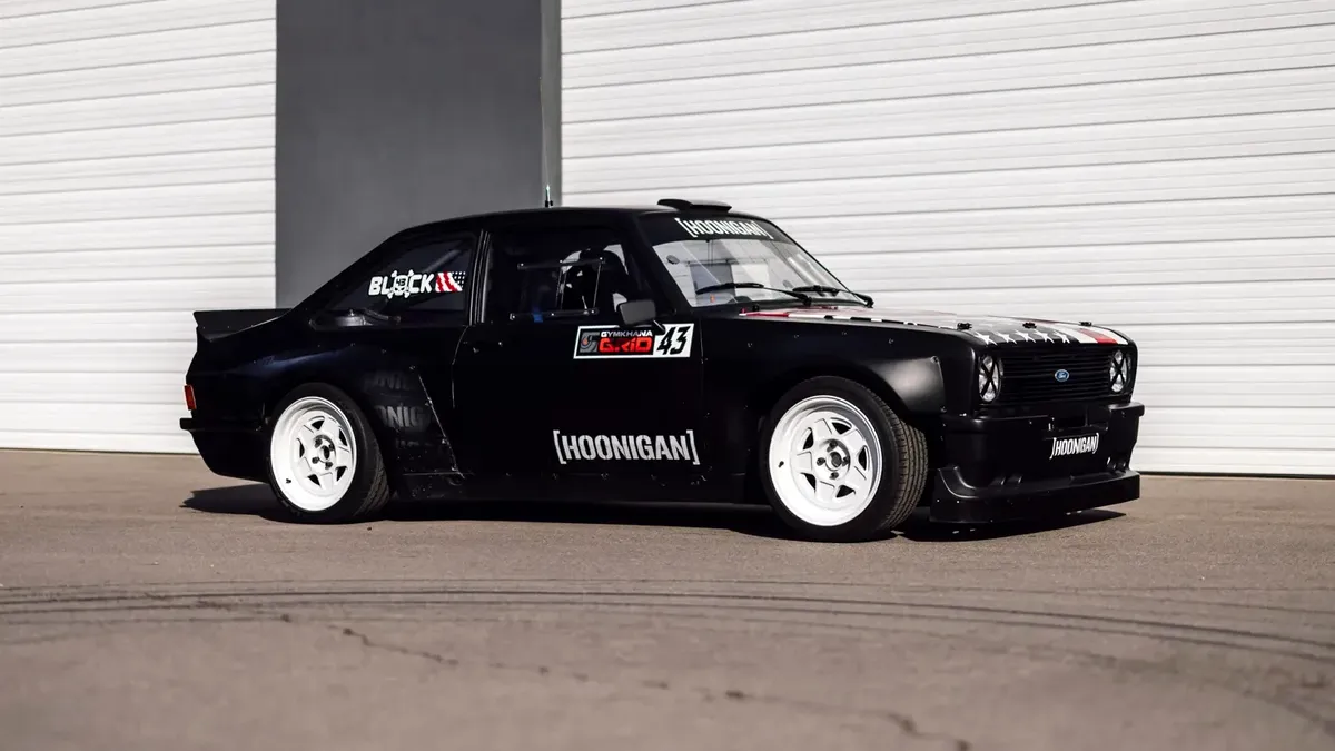 | Una dintre mașinile de competiție ale lui Ken Block a fost scoasă la vânzare