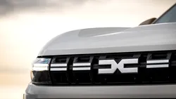 Situație bizară pe piața auto second-hand din România. Numărul mașinilor Dacia importate din Germania le depășesc pe cele noi