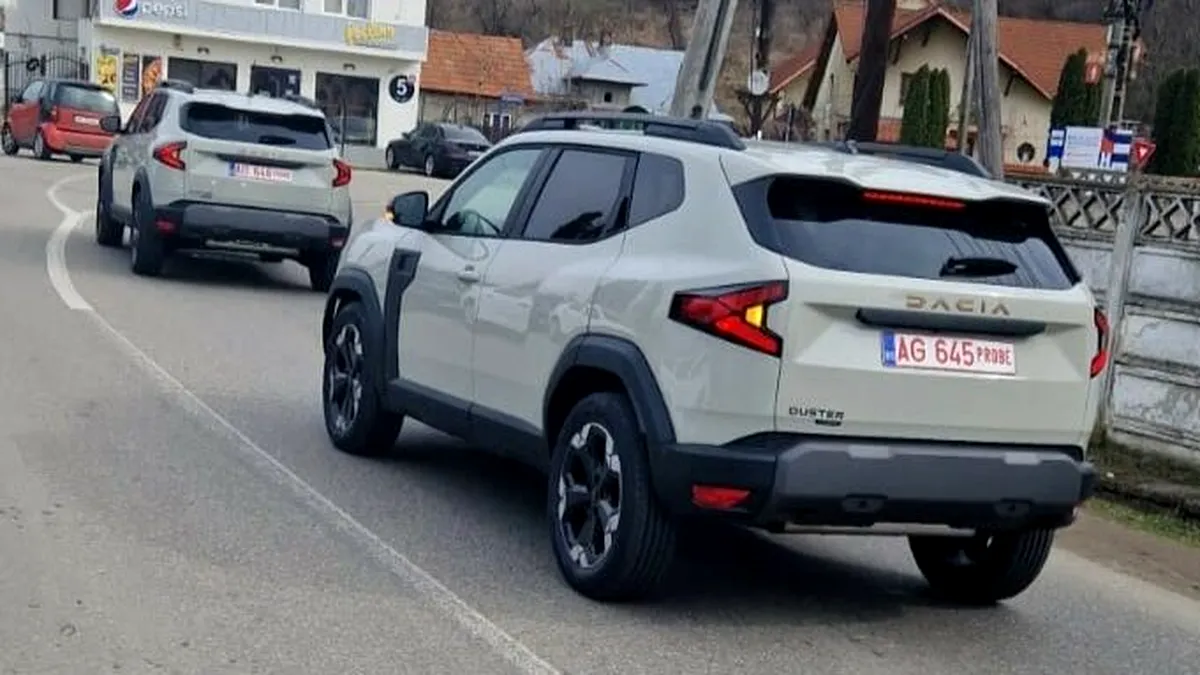 Dacia Duster 2024, cu numere de probe, a fost surprinsă în teste. Când se dă startul livrărilor? - VIDEO