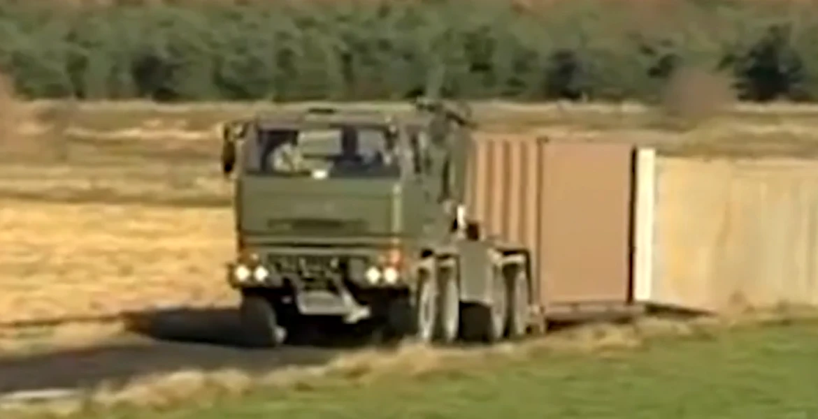 VIDEO – Gardul de 400 de metri care poate fi lansat dintr-un camion în 60 de secunde