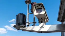 Video exclusiv / Radarele setate pe detectarea vitezei medii schimbă regulile în trafic. IGPR explică de ce nu mai scapi de amendă dacă încetinești la radar