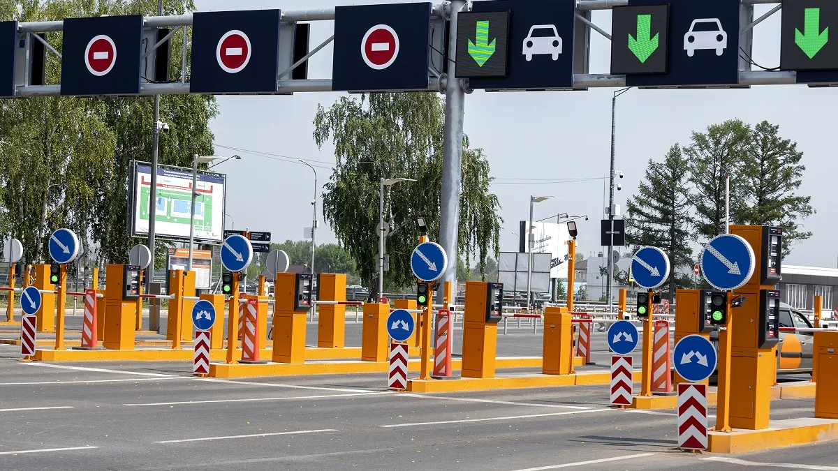 Trei mașini, oprite de poliția franceză pentru fraudarea taxelor de autostradă. Cum treceau fără să plătească