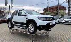 Dacia Duster Pick-up cu noua siglă. O prezență rară pe drumurile din România – VIDEO