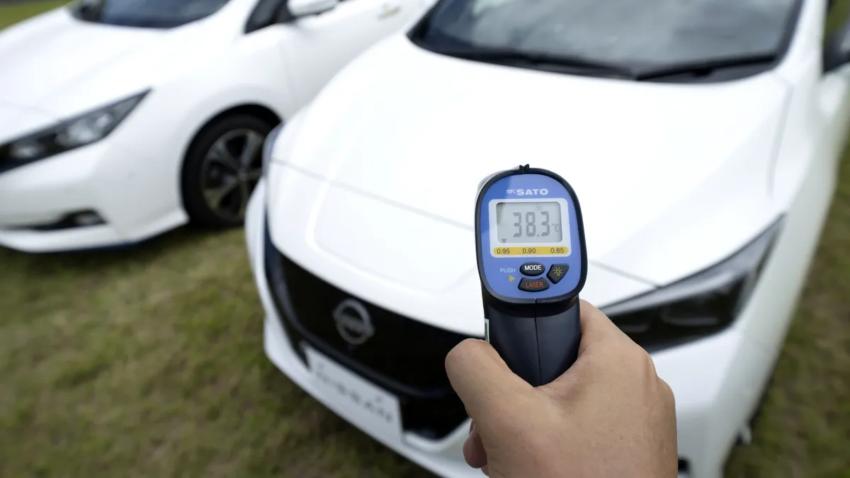 Nissan dezvoltă un nou tip de vopsea auto care să reducă temperatura de la interior - VIDEO