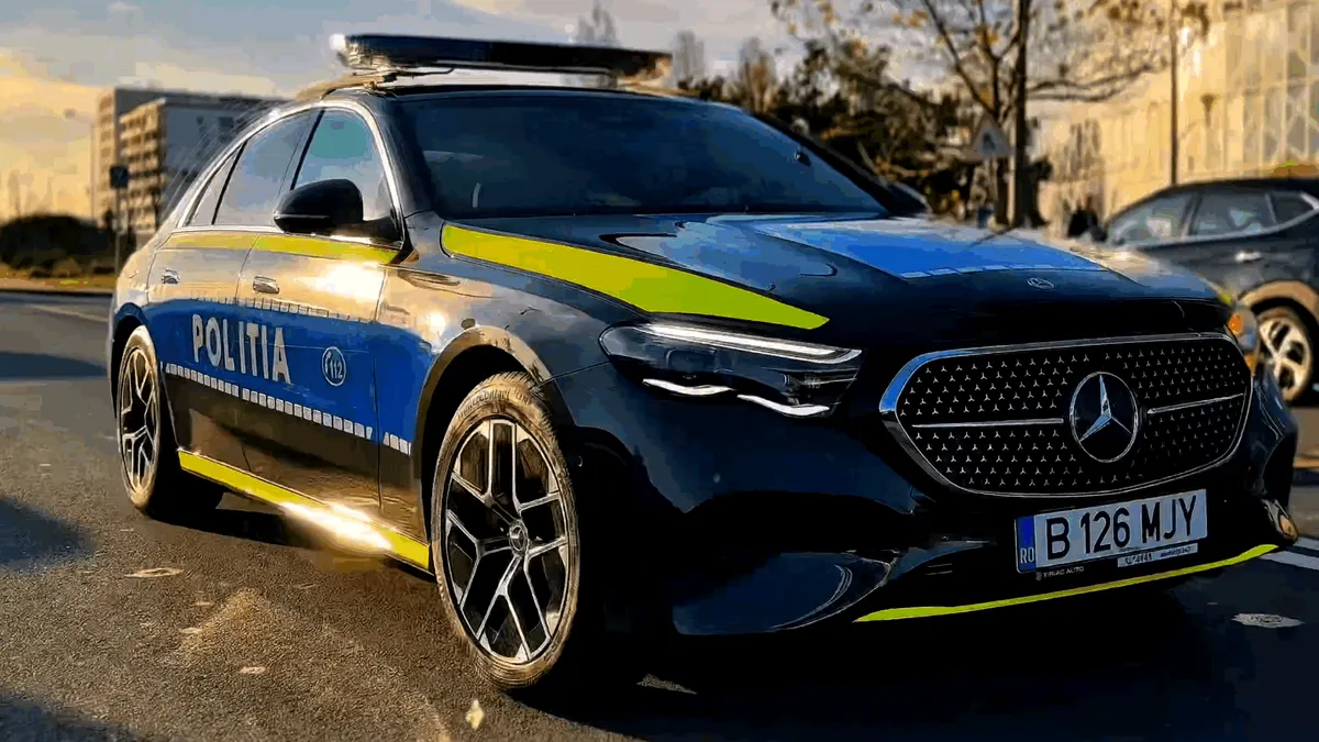 Poliția Capitalei își modernizează flota. Mercedes-Benz E-Class și Hyundai Kona, folosite deja în misiuni