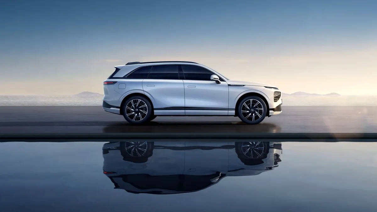 Chinezii de la XPeng lansează în Europa SUV-ul G9 și sedanul P7