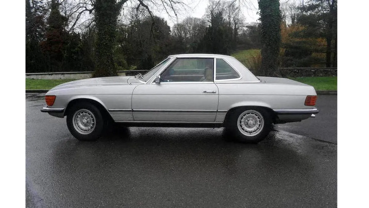 Mercedesul lui Ceauşescu a fost vândut. Preţul nu reflectă notorietatea fostului dictator. GALERIE FOTO

