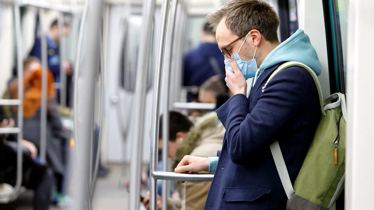 STB va distribui călătorilor măști sanitare pentru prevenirea gripei