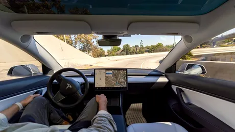 Tesla a retras sistemul Full Self-Driving beta din cauza problemelor software