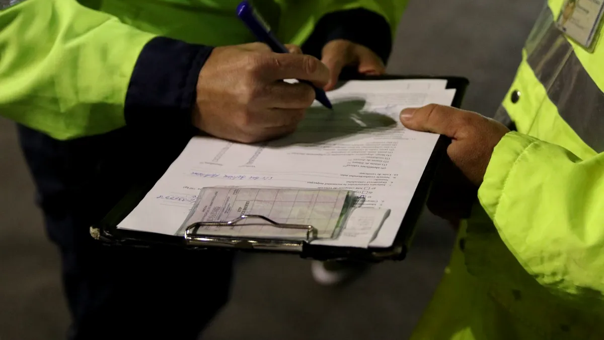 Amenzi de circulație 2020: Cu cât vor crește amenzile de anul viitor