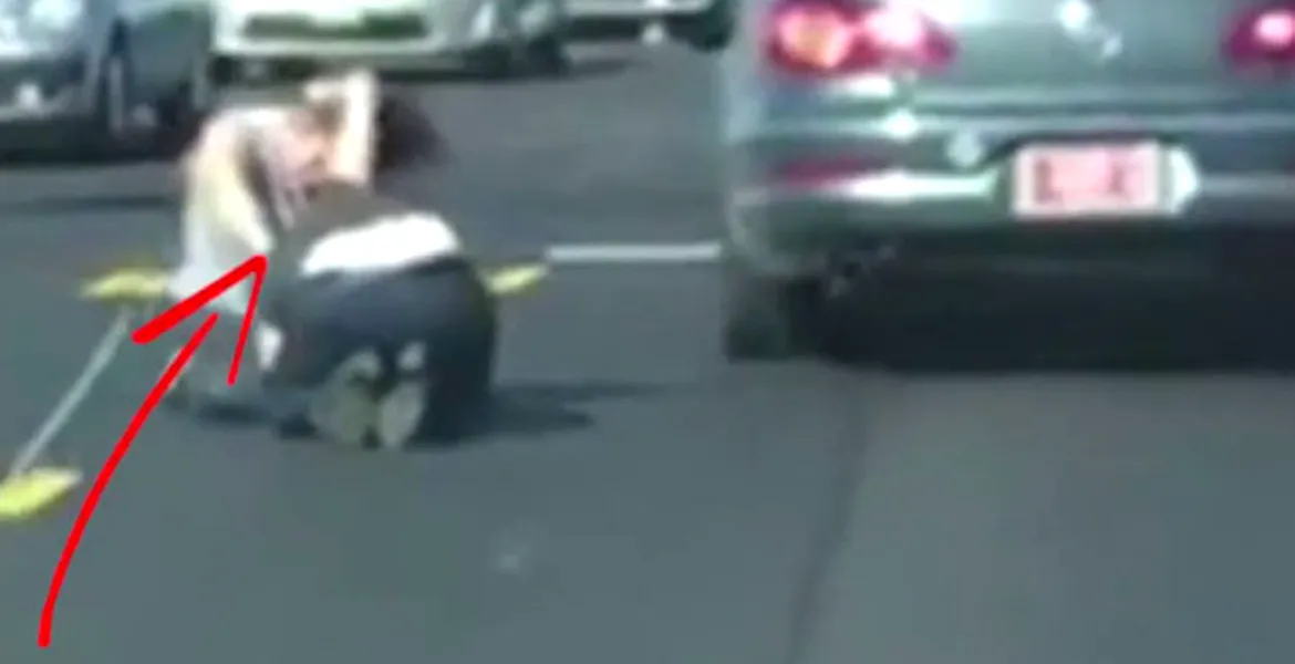 Cele două femei au ajuns „vedete” pe internet după ce au livrat ROAD RAGE-UL anului – VIDEO