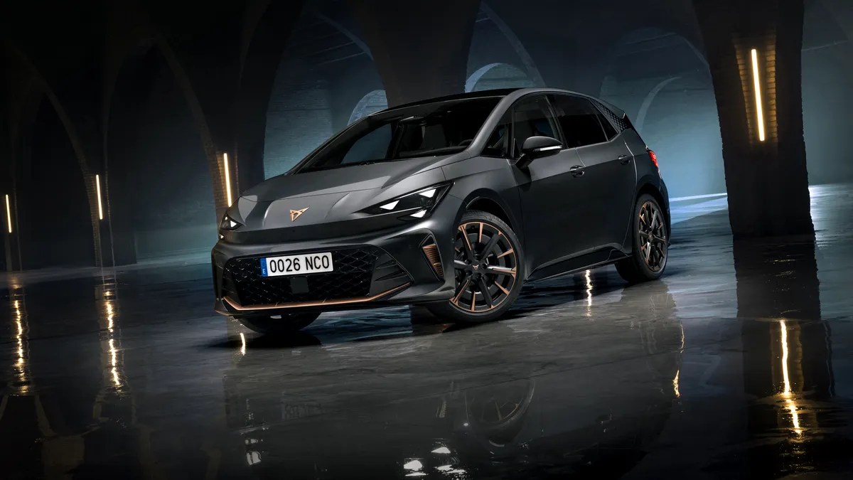 Foto | Cupra Born a primit un facelift. Fratele lui VW ID.3 vine cu modificări la exterior și interior