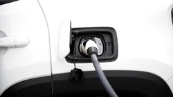 STS trece la mașini electrice: licitație de peste 13 milioane de lei pentru vehicule nepoluante