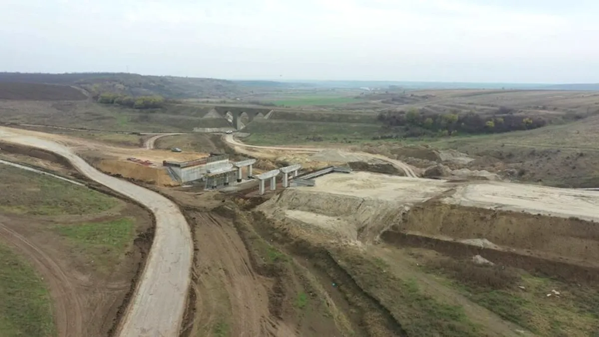 Un alt proiect de infrastructură întârziat: procedura pentru finalizarea tronsonului 1 Craiova - Robăneşti a fost relansată
