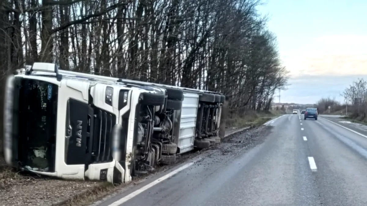 S-a răsturnat un TIR cu o încărcătură în valoare de 8 milioane de euro. Ce transporta?