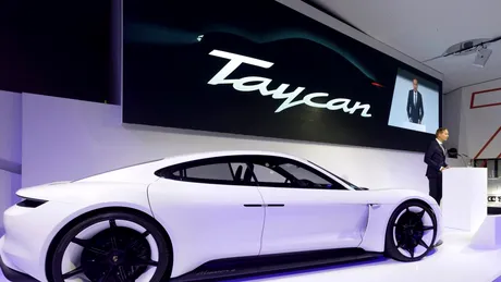 Porsche dublează producţia planificată pentru modelul electric Taycan, înainte să înceapă livrările