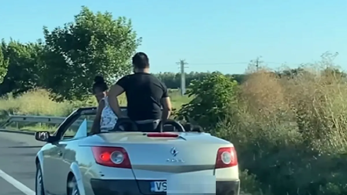 Inconștiență dusă la extrem pe E85. Mașină decapotabilă, filmată în timpul unei manevre periculoase - VIDEO