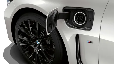 BMW şi Jaguar anunţă colaborarea privind tehnologia de electrificare