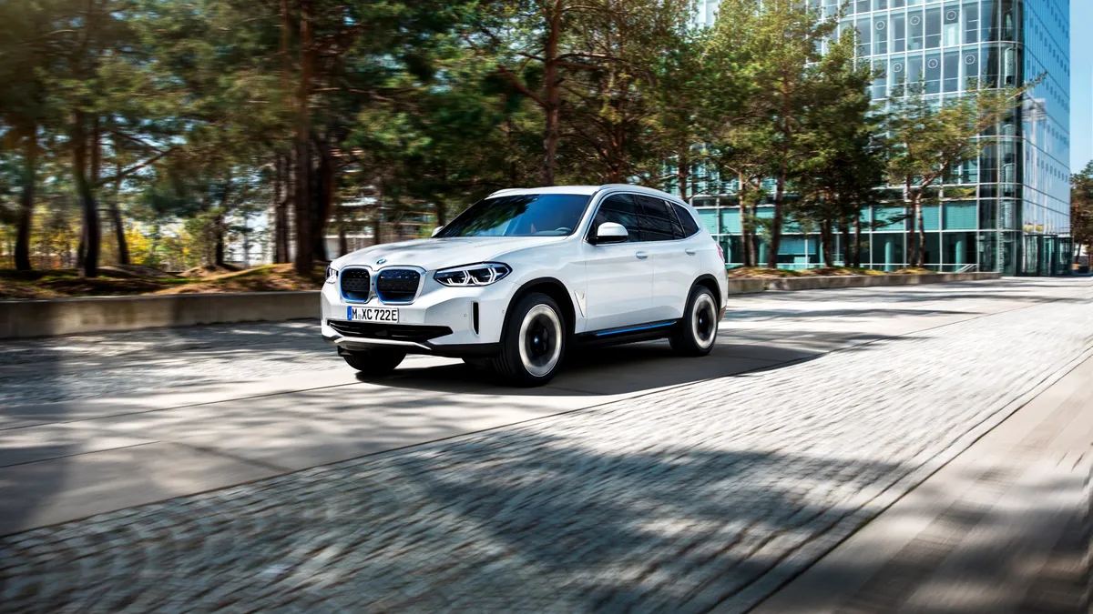 BMW iX3 este primul SUV electric al mărcii bavareze