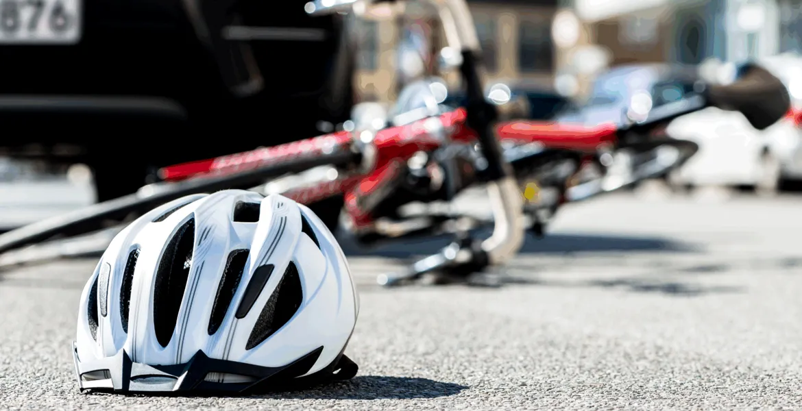 Incident stupid într-un oraș din România. Pasager găsit vinovat pentru decesul unui biciclist