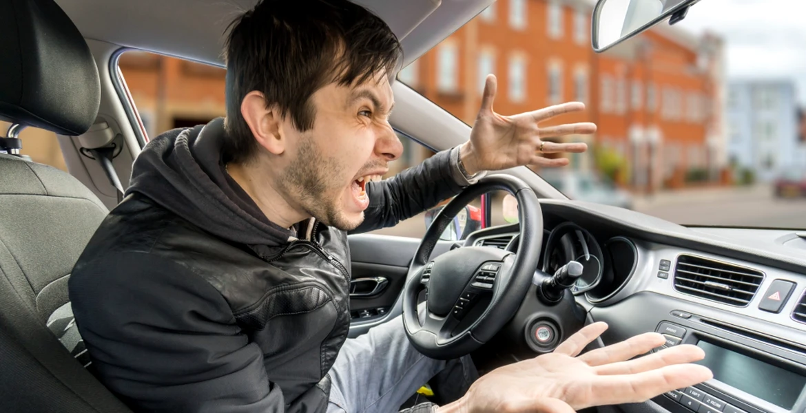 Agresivitatea la volan îi poate influența și pe alți șoferi să se comporte la fel