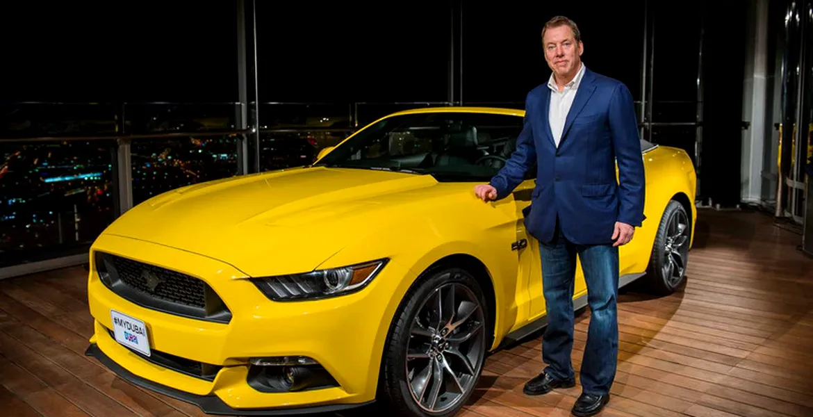 Cum urci un Ford Mustang pe cea mai înaltă clădire din lume? Simplu: îl construieşti