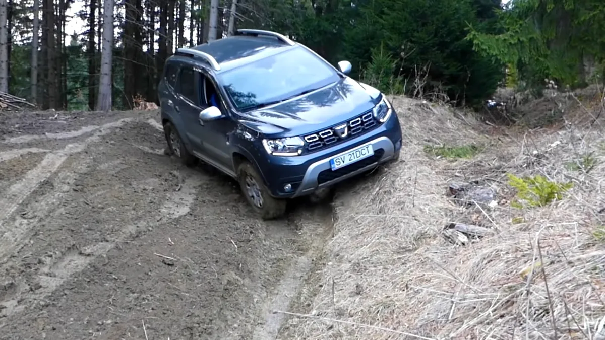 Dacia Duster într-o poziție dificilă. Se răstoarnă sau nu?