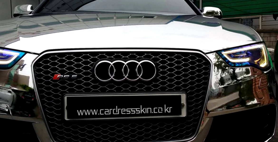 Audi RS5 Silver Chrome – La soare te poţi uita, dar la dânsul, ba! [VIDEO]