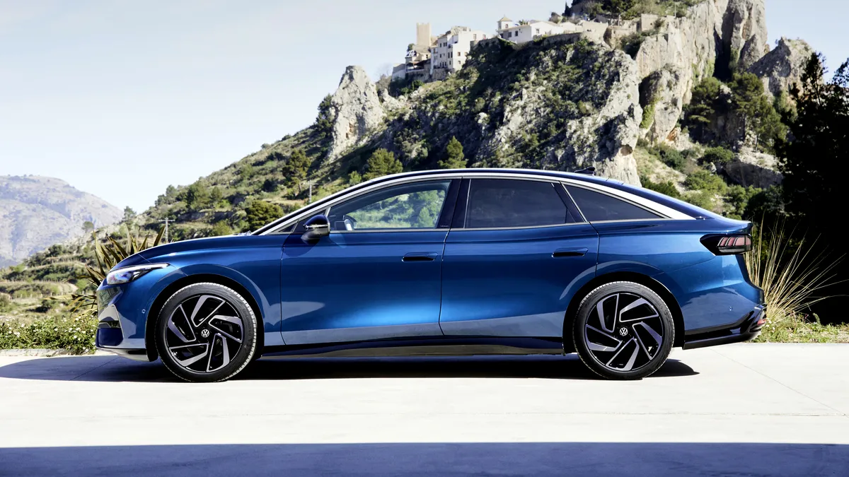 VW ID.7 (Passatul electric) a intrat în producția de serie la uzina din Germania