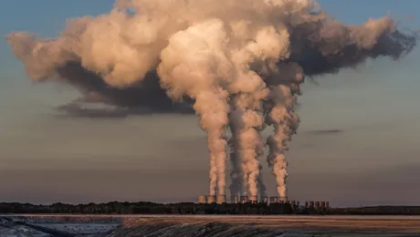 Sfârșitul petrolului? 53 de țări se reunesc pentru a planifica renunțarea treptată la combustibilii fosili