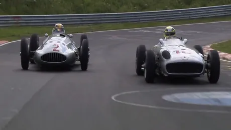 VIDEO: Lewis Hamilton şi Nico Rosberg conduc monoposturi clasice pe Nurburgring