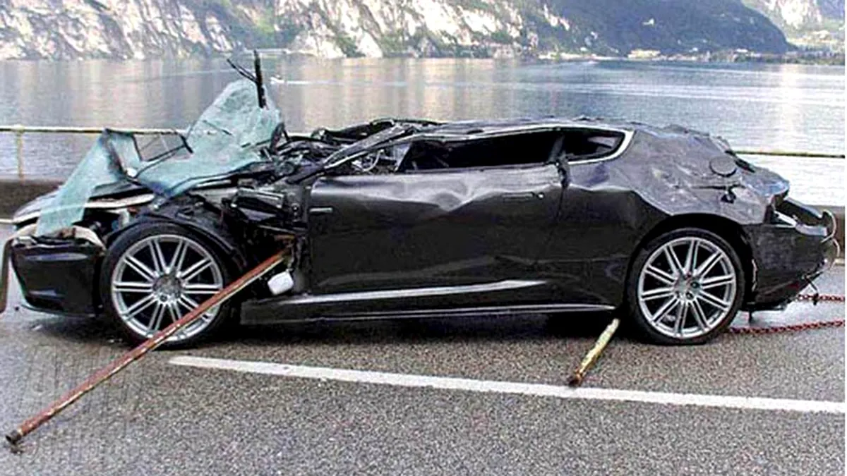 A dat 250.000 de euro pe un Aston Martin distrus !