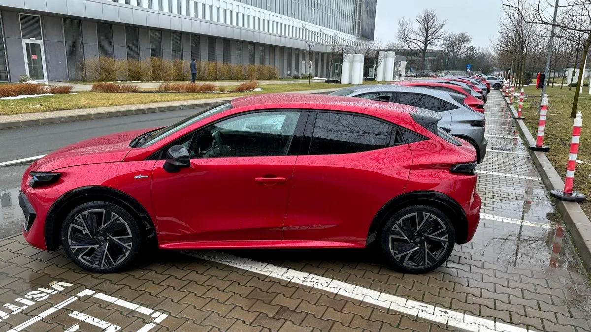 Concedieri la Renault și Stellantis. Industria auto europeană intră într-o reorganizare accelerată