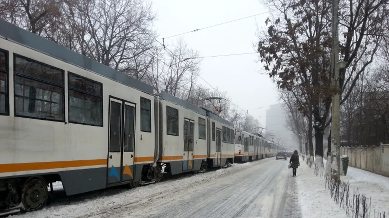 1-tramvai-blocat-41-bucuresti-jpg 