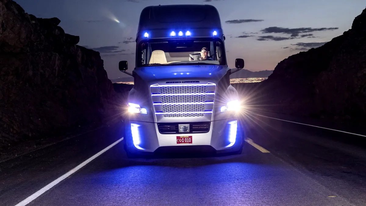 Daimler aduce TIR-uri autonome în Europa. Adio şoferi de TIR...?