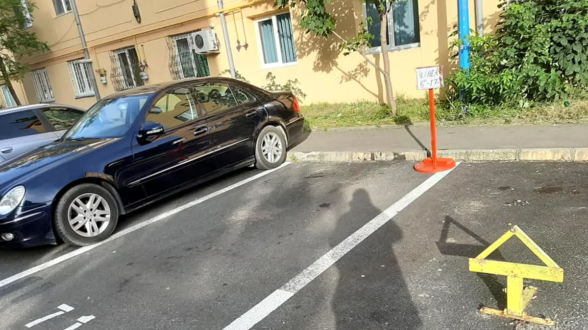 Un brașovean a găsit rezolvarea problemei insuficienței locurilor de parcare printr-un mesaj simplu - FOTO