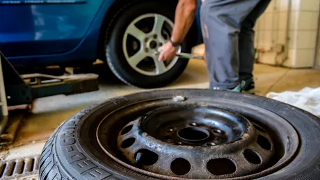 Unde montezi anvelopele mai uzate: în față sau în spate?