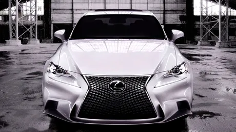 Primele imagini oficiale cu noul Lexus IS