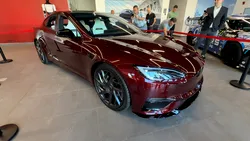 <span class='prepend'>Foto |</span> Tesla Model S Signature a ajuns acum și în România. Primul model importat aparține lui Dominic Marcu, campion național la viteză în coastă