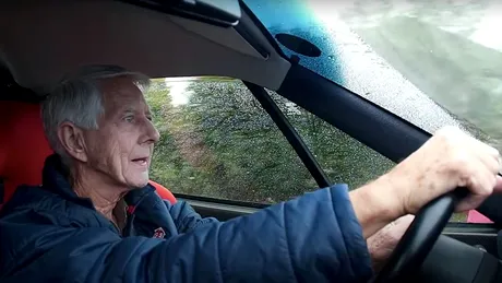 Are 80 de ani și conduce un Ferrari. Povestea pensionarului pasionat de supercaruri