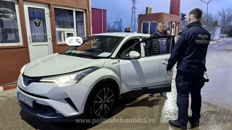 Autoturism clonat, oprit la frontieră. Era dat în urmărire în Italia