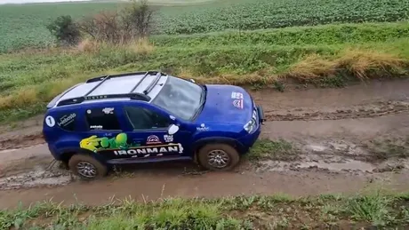 VIDEO: Cum urcă la deal o Dacia Duster cu tracțiune integrală fără șofer!