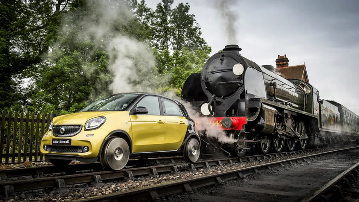 VIDEO: Smart Forfour, transformat într-un trenuleţ personal: Forrail