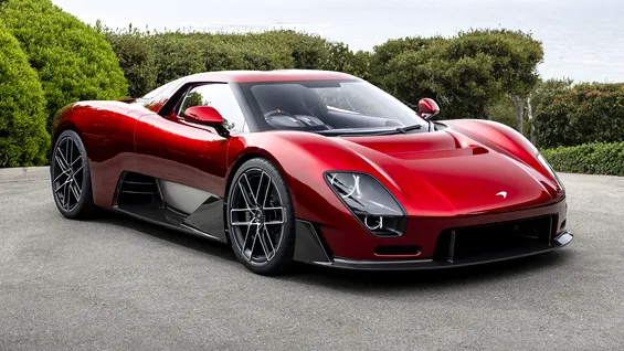 <span class='prepend'>Foto |</span> McLaren prezintă McL 6GT, modelul care marchează o schimbare de direcție pentru producătorul din Woking. Transmisie manuală și motor V8