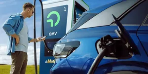 OMV Petrom: 1.500 de puncte de încărcare pentru mașini electrice, în România, Ungaria și Slovacia