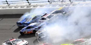 Tragedie în lumea automobilismului din SUA. Unul dintre cei mai titrați piloți NASCAR a murit la doar 41 de ani