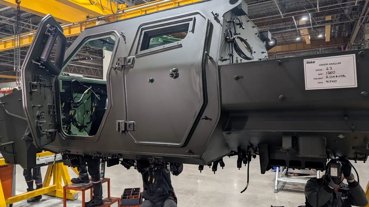 Preluarea Automecanica Mediaș de către Otokar, analizată de Consiliul Concurenței. Compania produce vehicule blindate Cobra II 4x4 pentru Armata Română